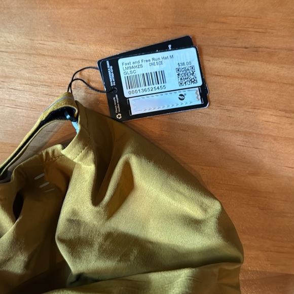 Lululemon hats - Picture 2 of 2